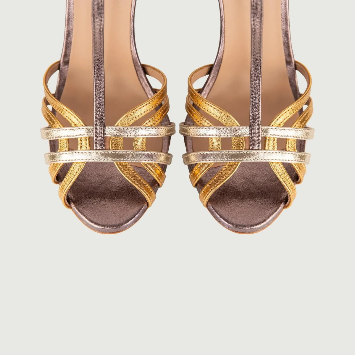 Sandalo con tacco in pelle Bronzo - immagine 5