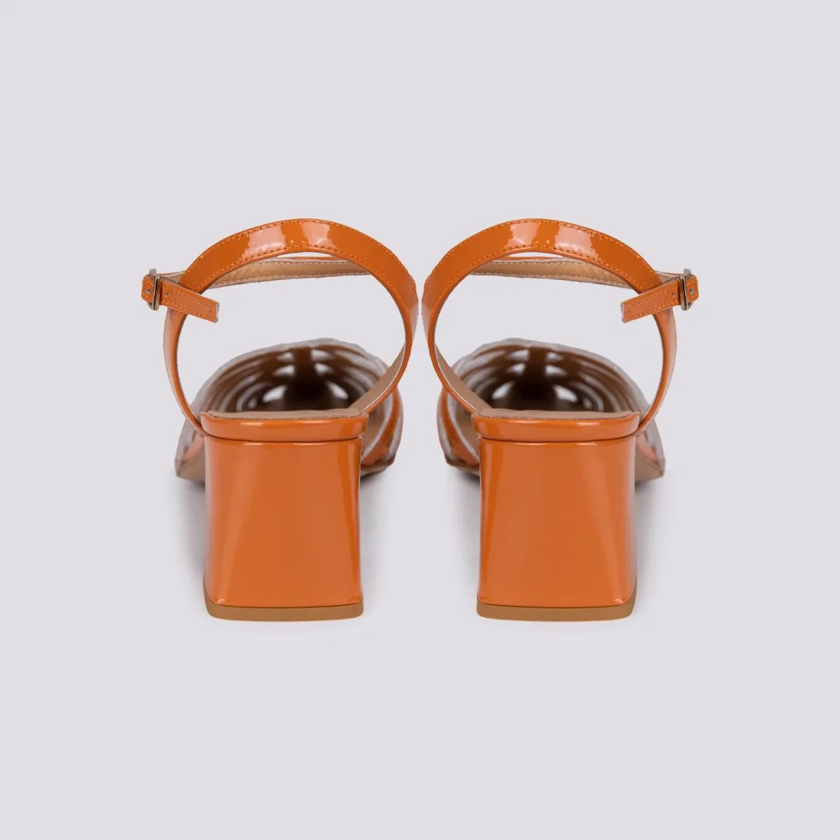 Sandalo con tacco in pelle naplak arancio chiuso davanti - immagine 5