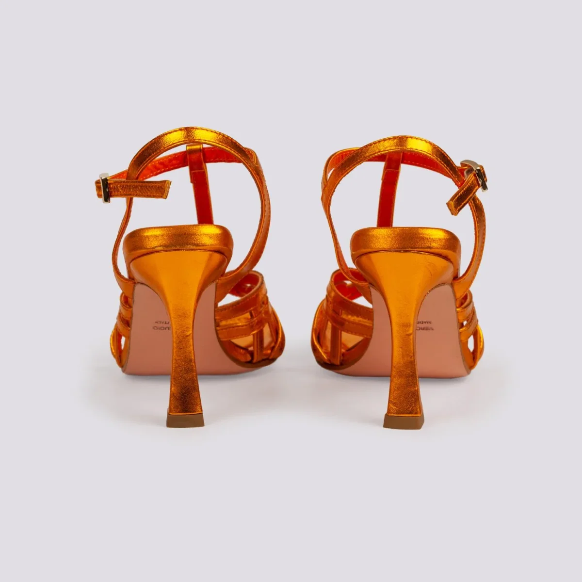 Sandalo con tacco rocchetto laminato arancione - immagine 4
