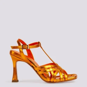 Sandalo con tacco rocchetto laminato arancione