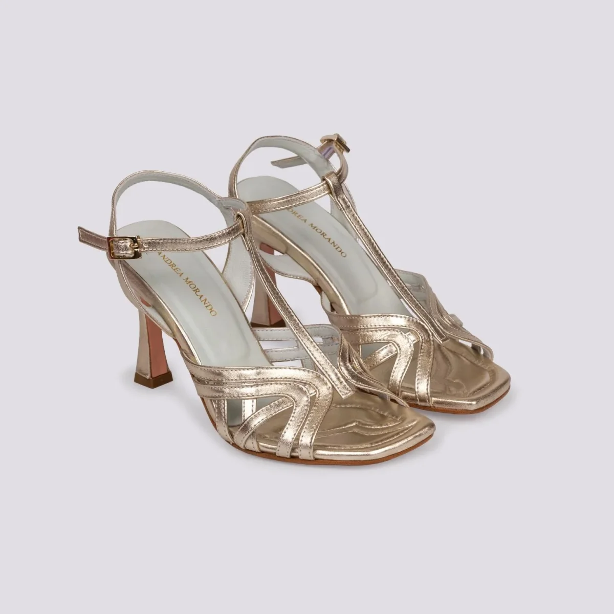 Sandalo con tacco rocchetto platino laminato - immagine 3