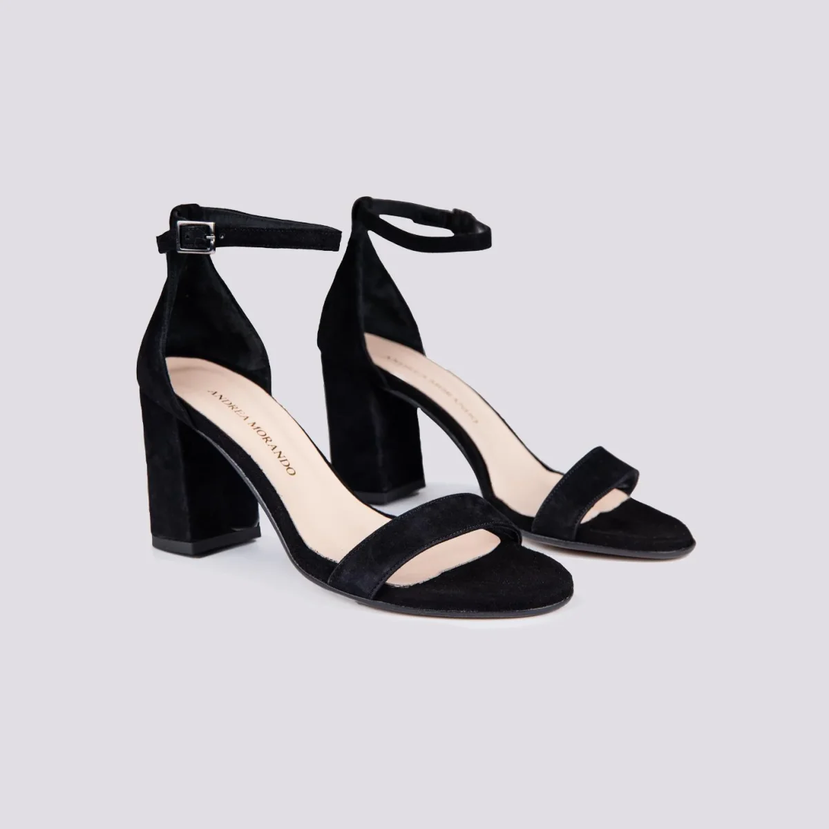 Sandalo con tacco spesso in camoscio nero - immagine 3