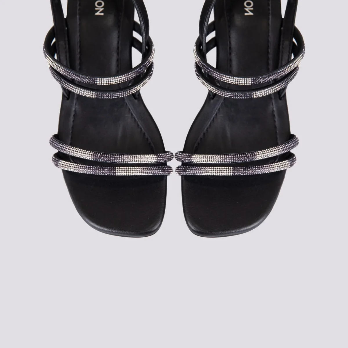 Sandalo gioiello in pelle nera con listini e strass - immagine 4