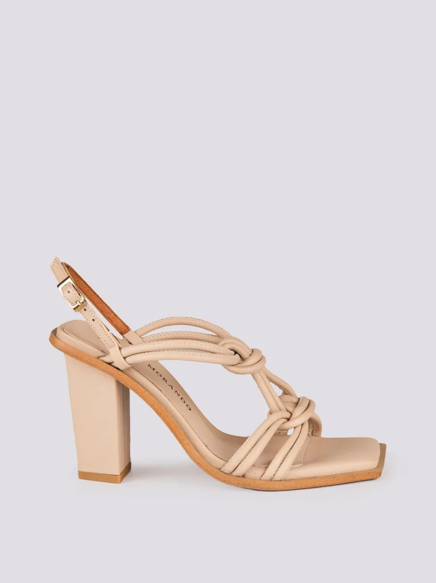 Sandalo in pelle con tacco spesso e listini intrecciati