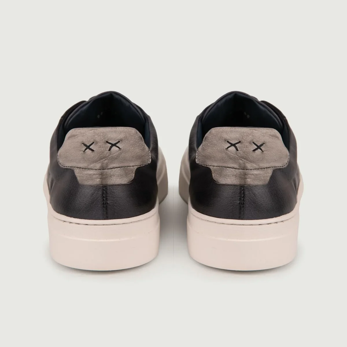 Sneaker con fondo cassetta in pelle blu - immagine 4