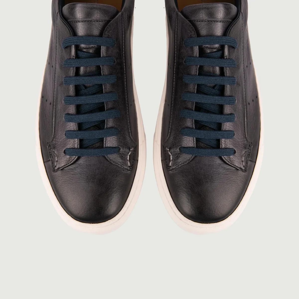 Sneaker con fondo cassetta in pelle blu - immagine 5