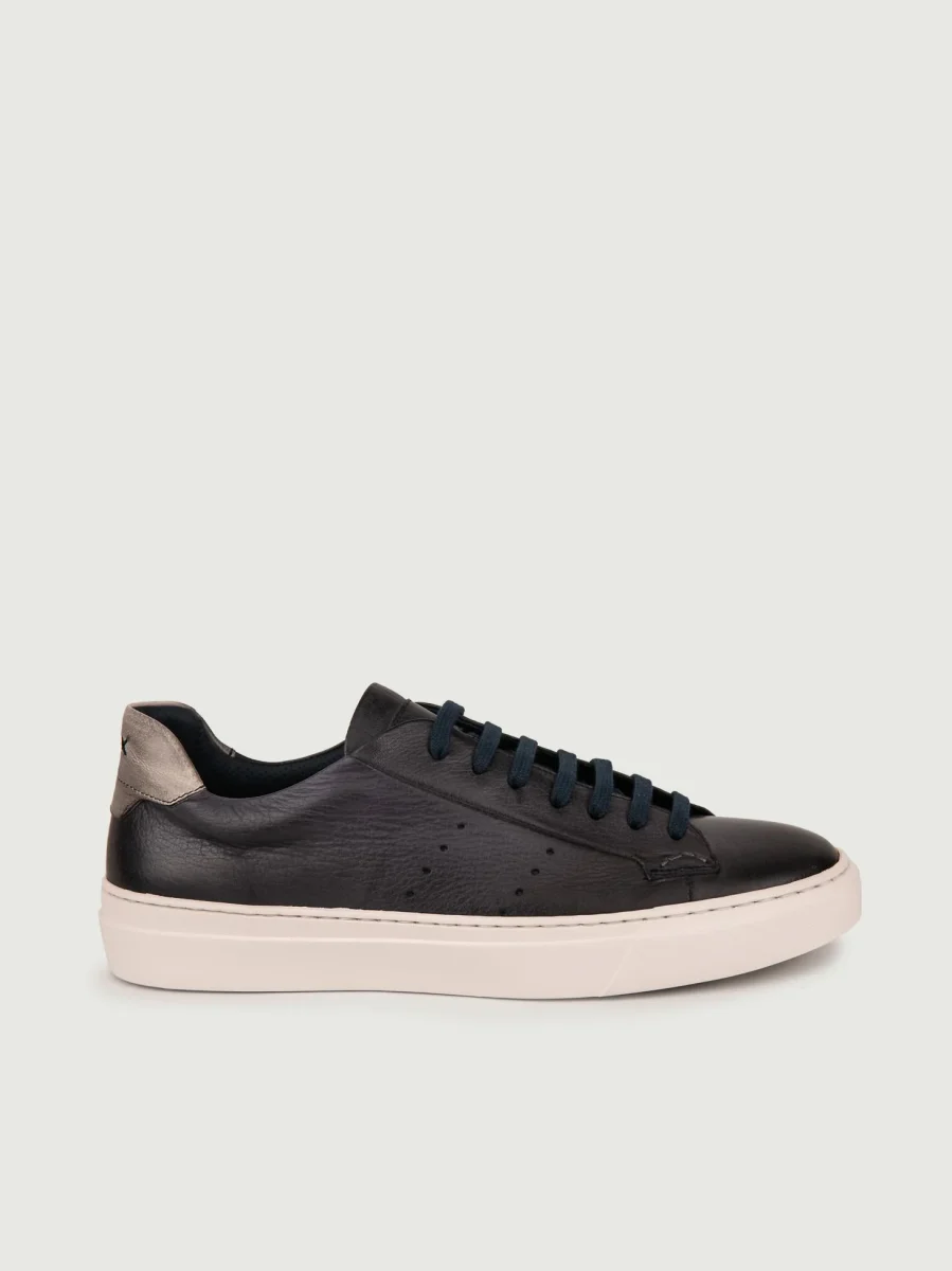 Sneaker con fondo cassetta in pelle blu