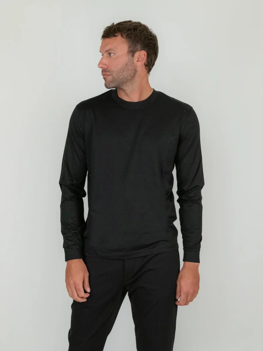 T-SHIRT A MANICA LUNGA NERA