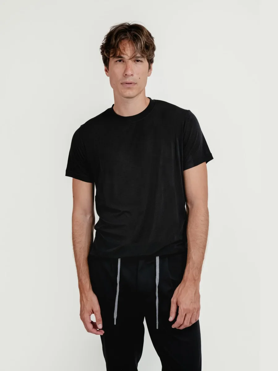 T-SHIRT GIROCOLLO IN MISTO CASHMERE NERA