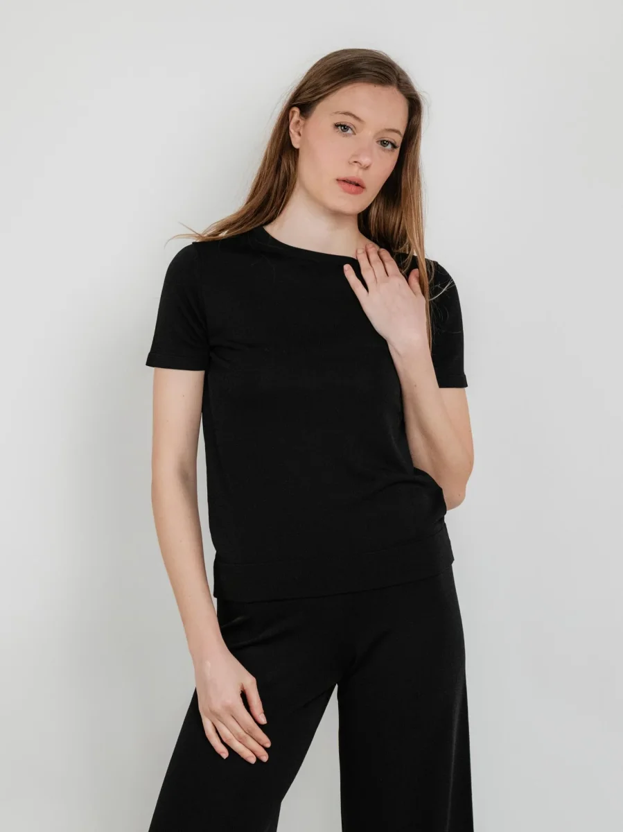 T- shirt nera