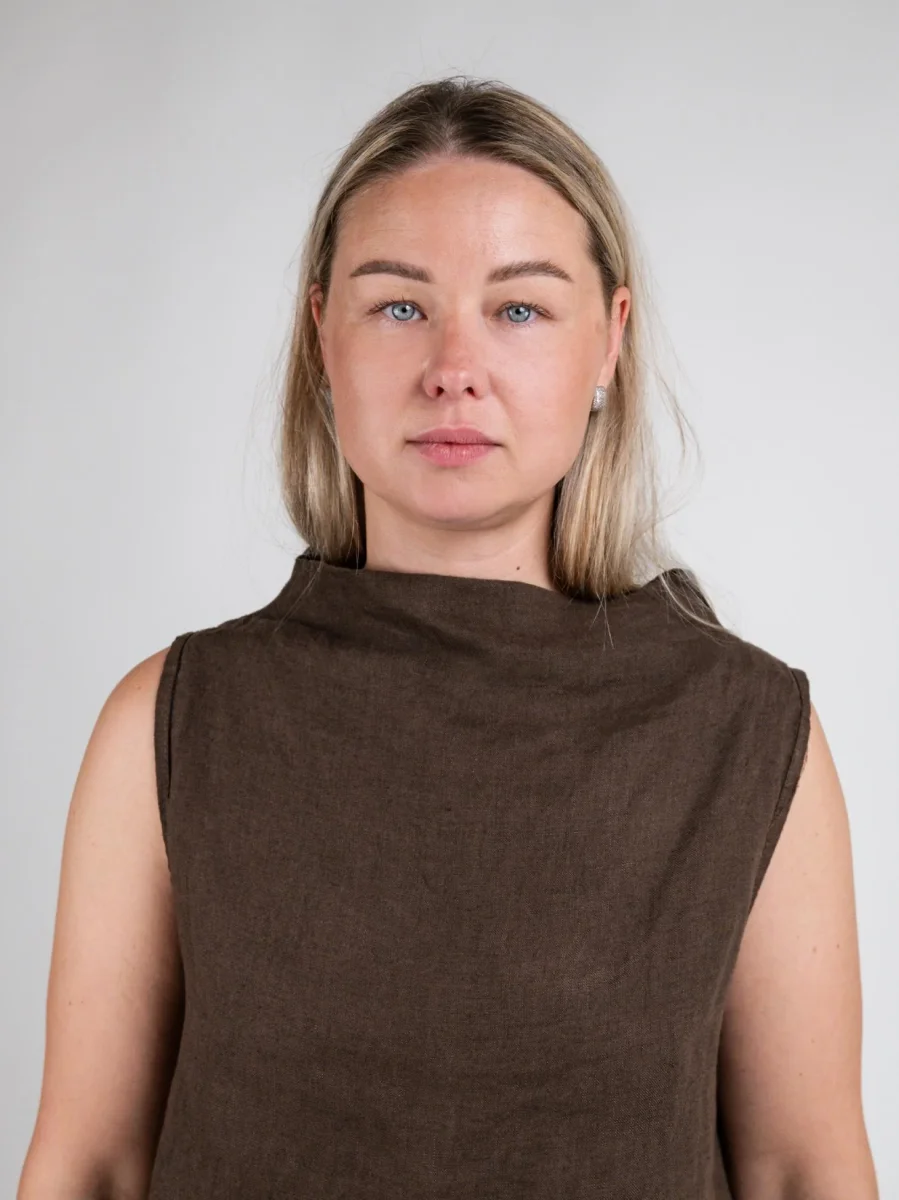 TOP SMANICATO IN LINO MARRONE - immagine 5