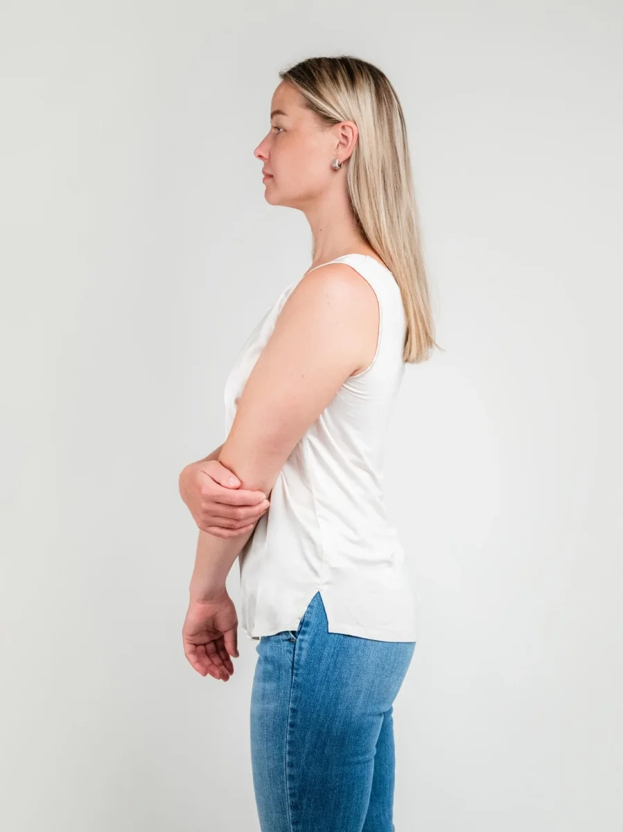 TOP SMANICATO IN RASO BIANCO - immagine 3