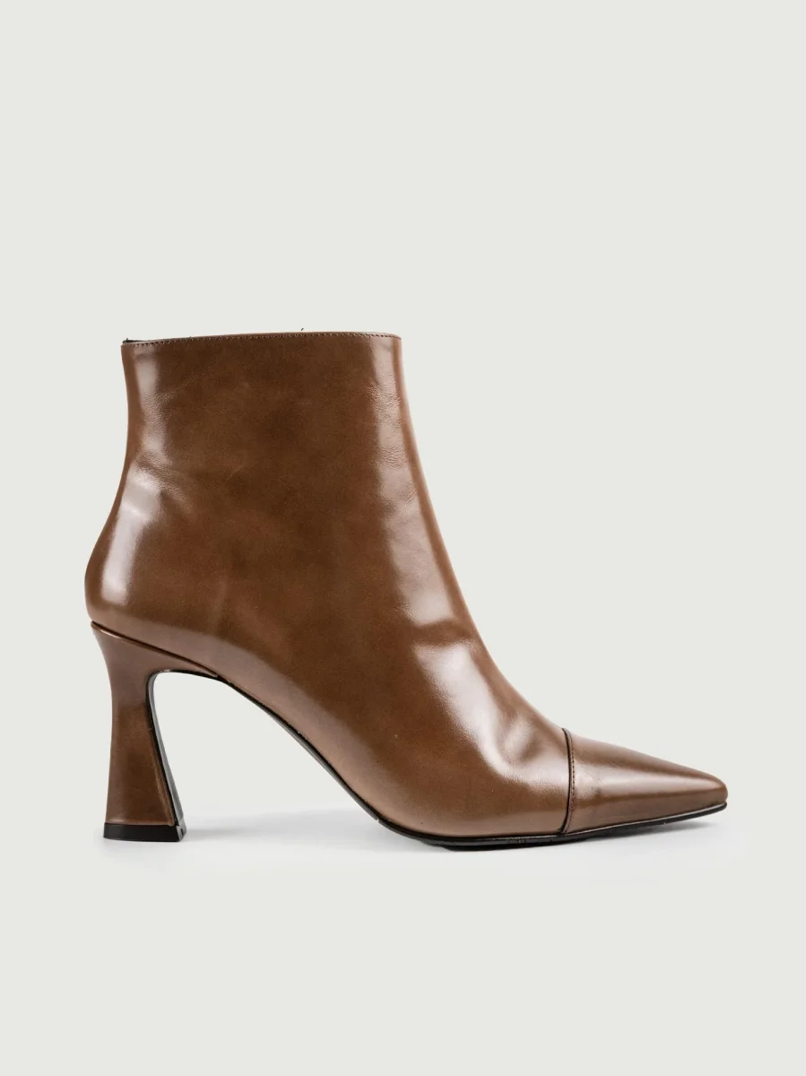 TRONCHETTO A PUNTA IN PELLE CAFFÈ