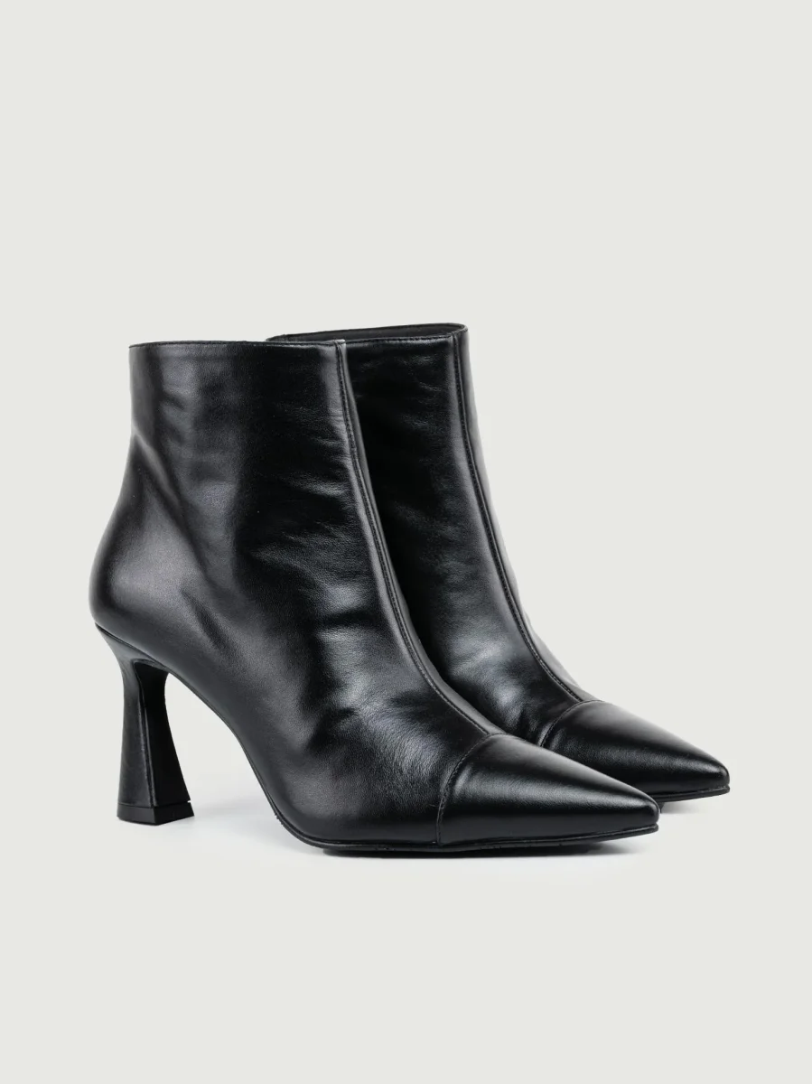 TRONCHETTO A PUNTA IN PELLE NERO - immagine 3