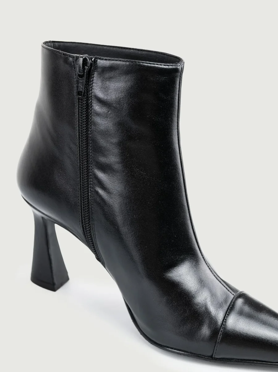 TRONCHETTO A PUNTA IN PELLE NERO - immagine 6