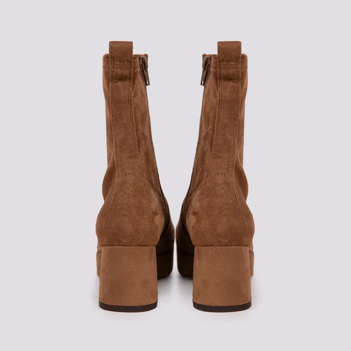 TRONCHETTO CON TACCO SPESSO E PLATEAU IN VELOUR MARRONE - immagine 4