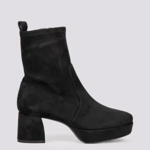 TRONCHETTO CON TACCO SPESSO E PLATEAU IN VELOUR NERO