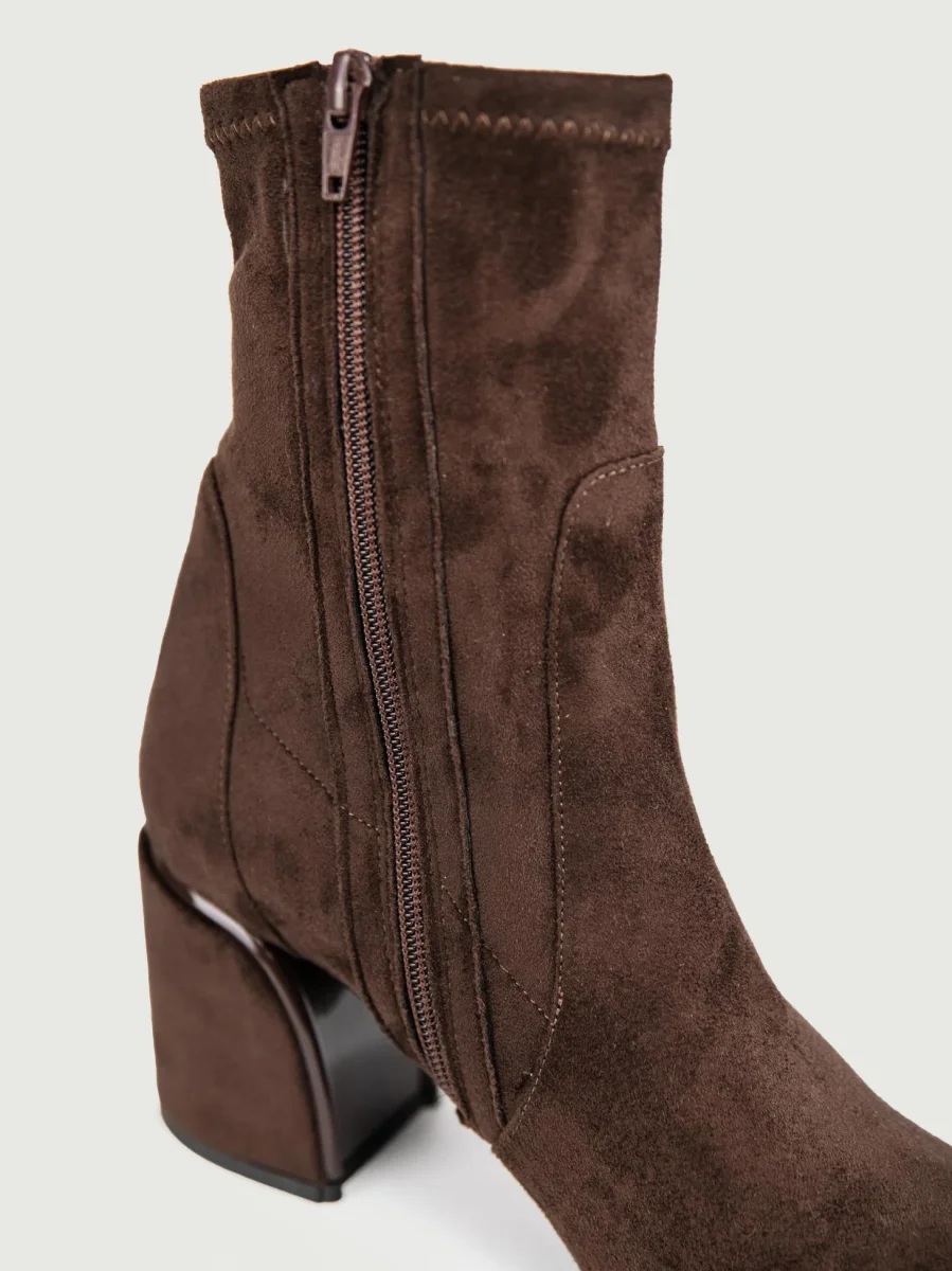 TRONCHETTO IN ALCANTARA TESTA MORO - immagine 6