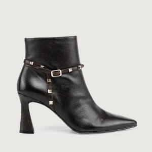 TRONCHETTO IN PELLE CAFFÈ CON BORCHIE