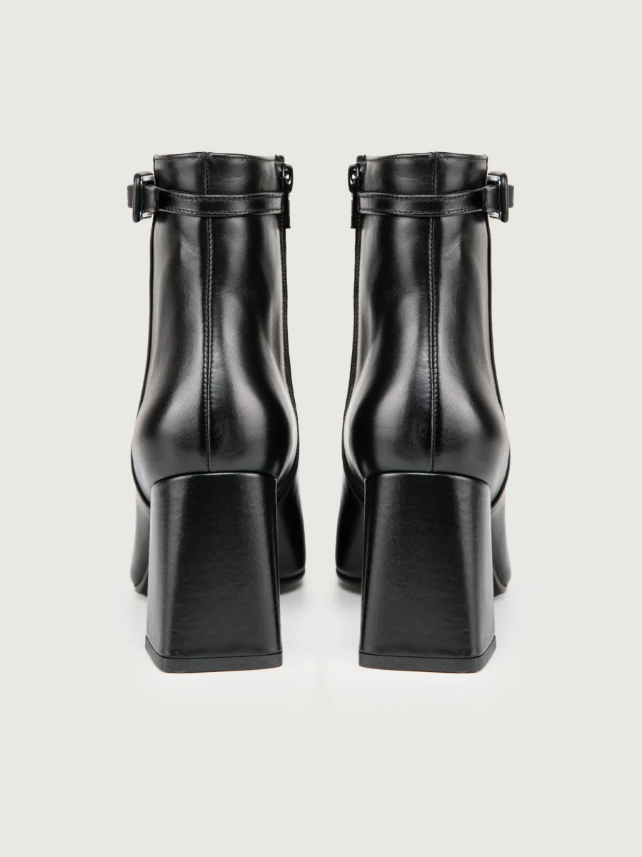 TRONCHETTO IN PELLE NERA - immagine 4