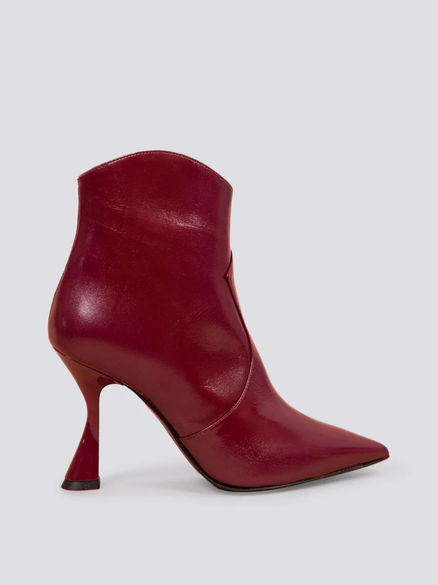 TRONCHETTO TEXANO CON TACCO A ROCCHETTO IN VERNICE BORDEAUX