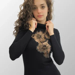 Maglia con lupetto e ricamo floreale Selena in Lana Seta