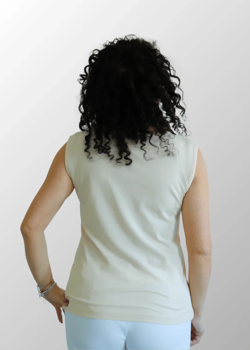 Top smanicato piquet Monica in Cotone Seta con spacchi - immagine 4