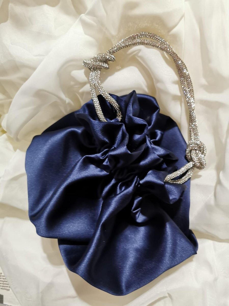 Pochette in Raso con Manico Strass: Eleganza Casual-Chic - immagine 4