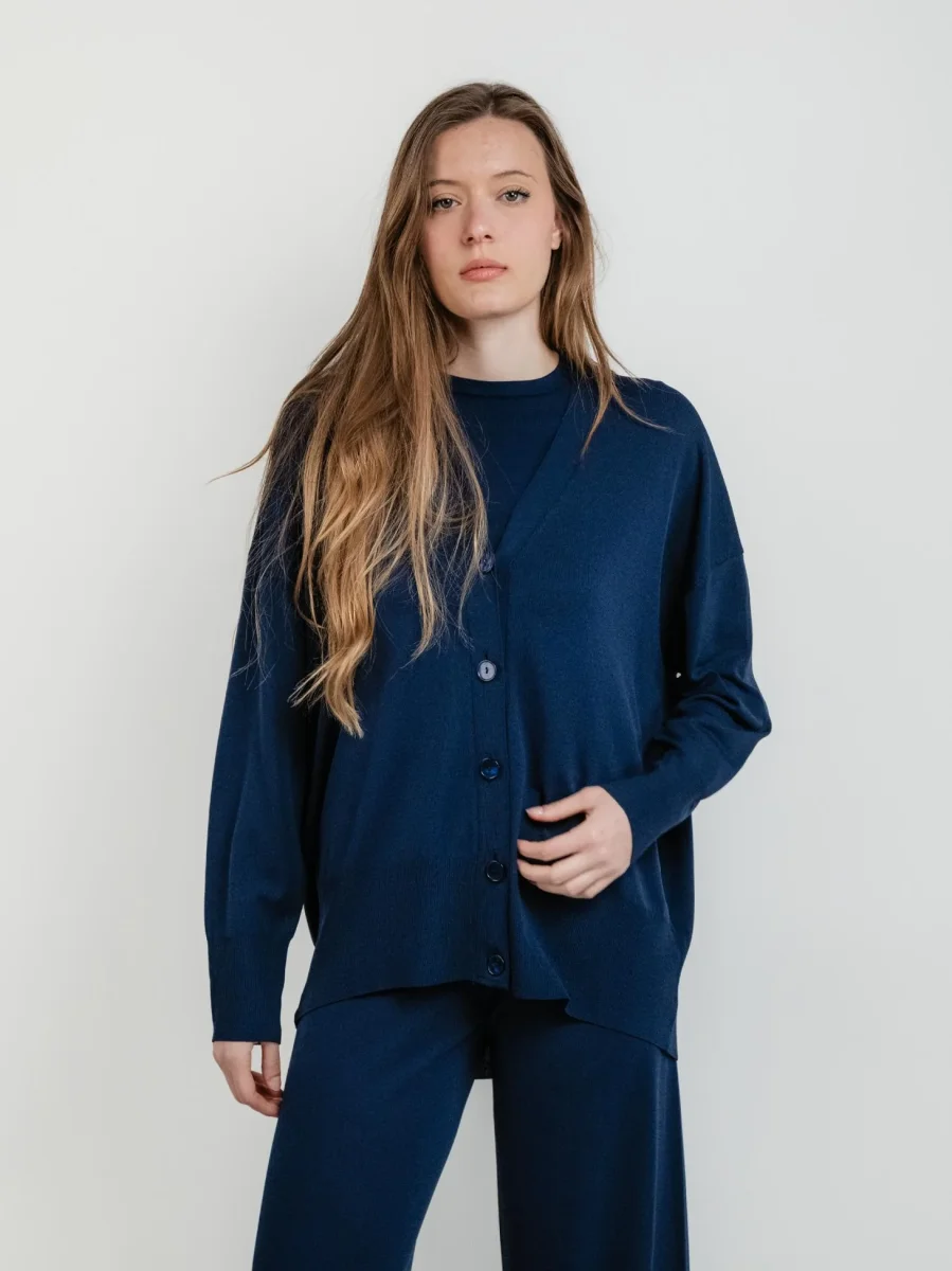 cardigan con bottoni blu