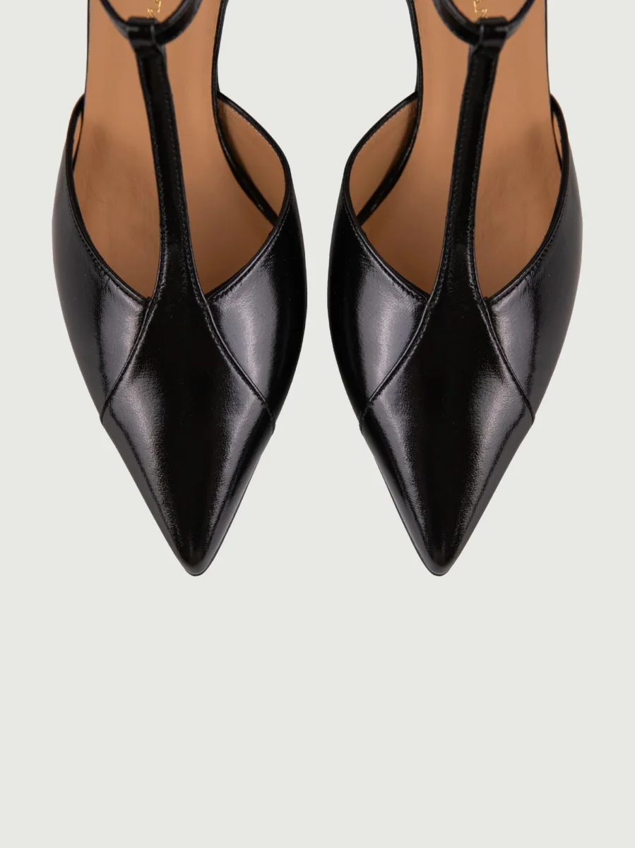 décolleté in vernice nera con listino a T - immagine 5