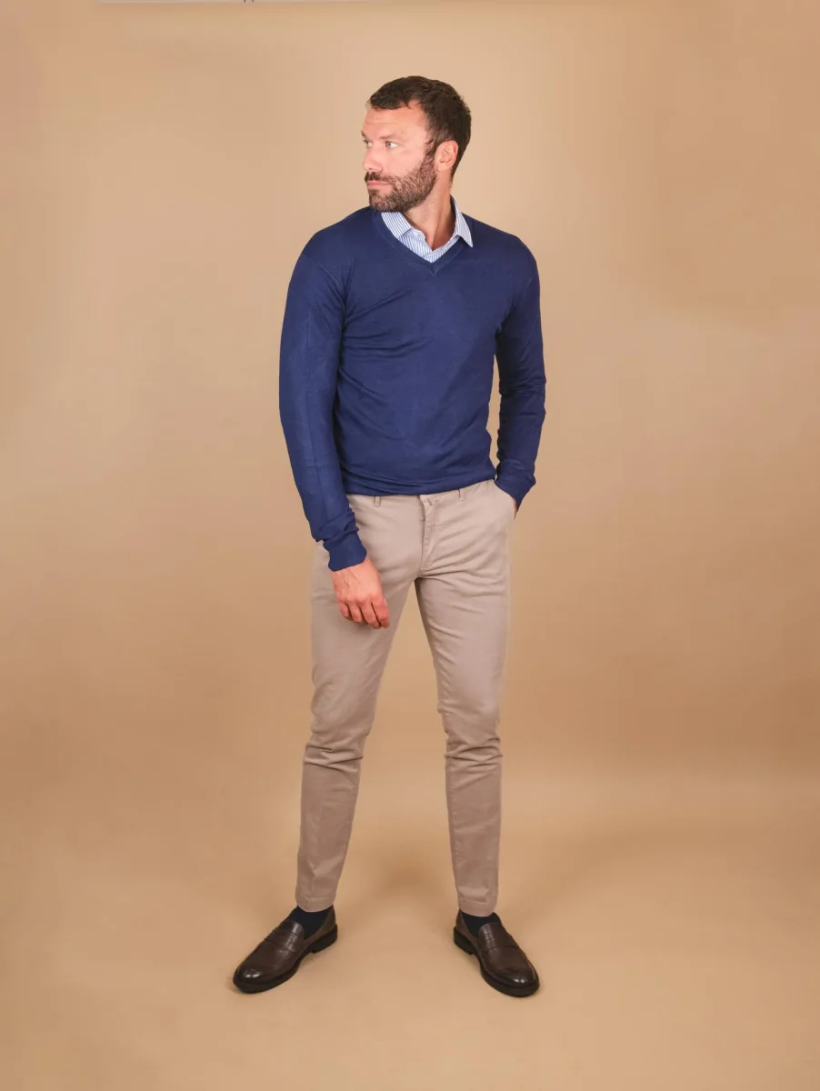 MAGLIA SCOLLO A V BLU COBALTO - immagine 5