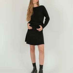 MINI GONNA IN MAGLIA NERA