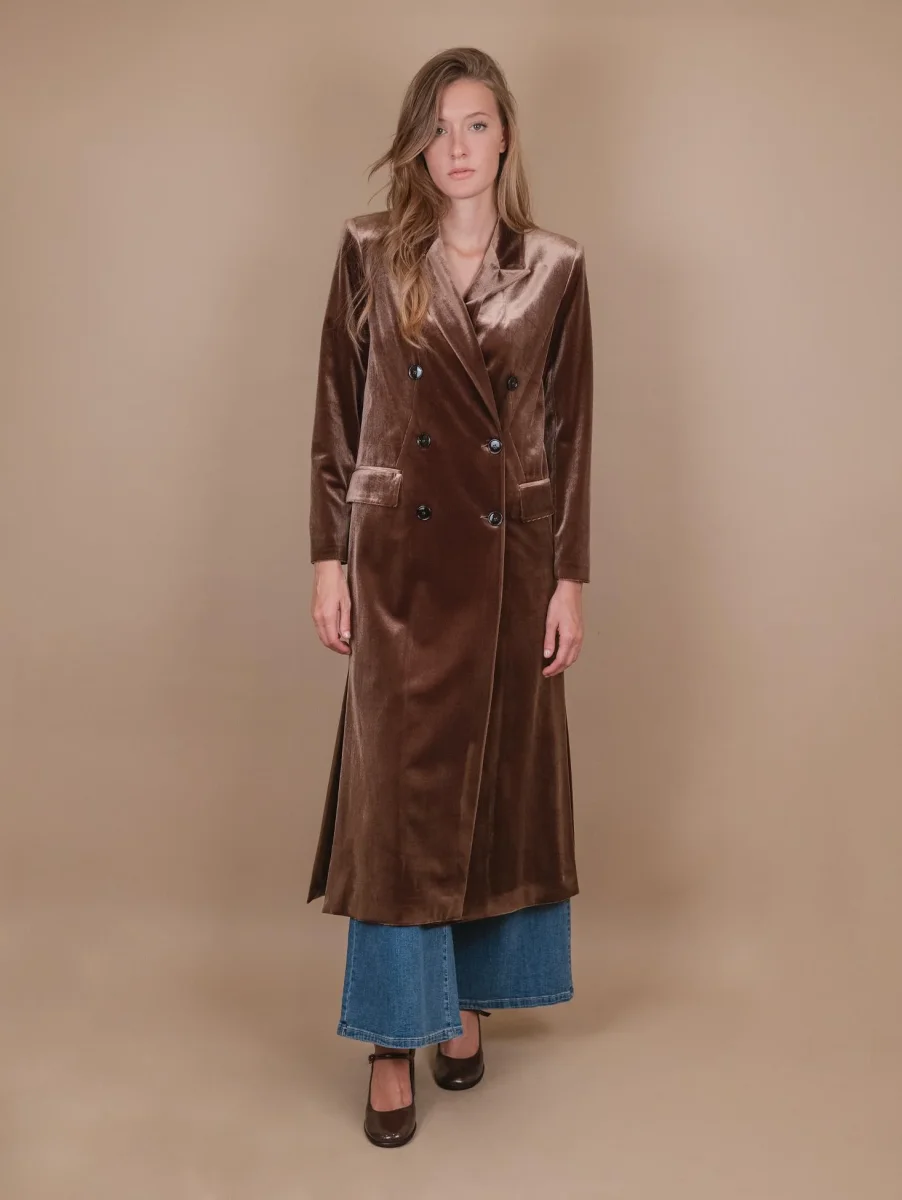 CAPPOTTO DOPPIOPETTO CON SPACCO LATERALE IN VELLUTO NOCE