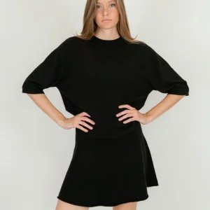 MAGLIA CON MANICHE A 3/4 NERA