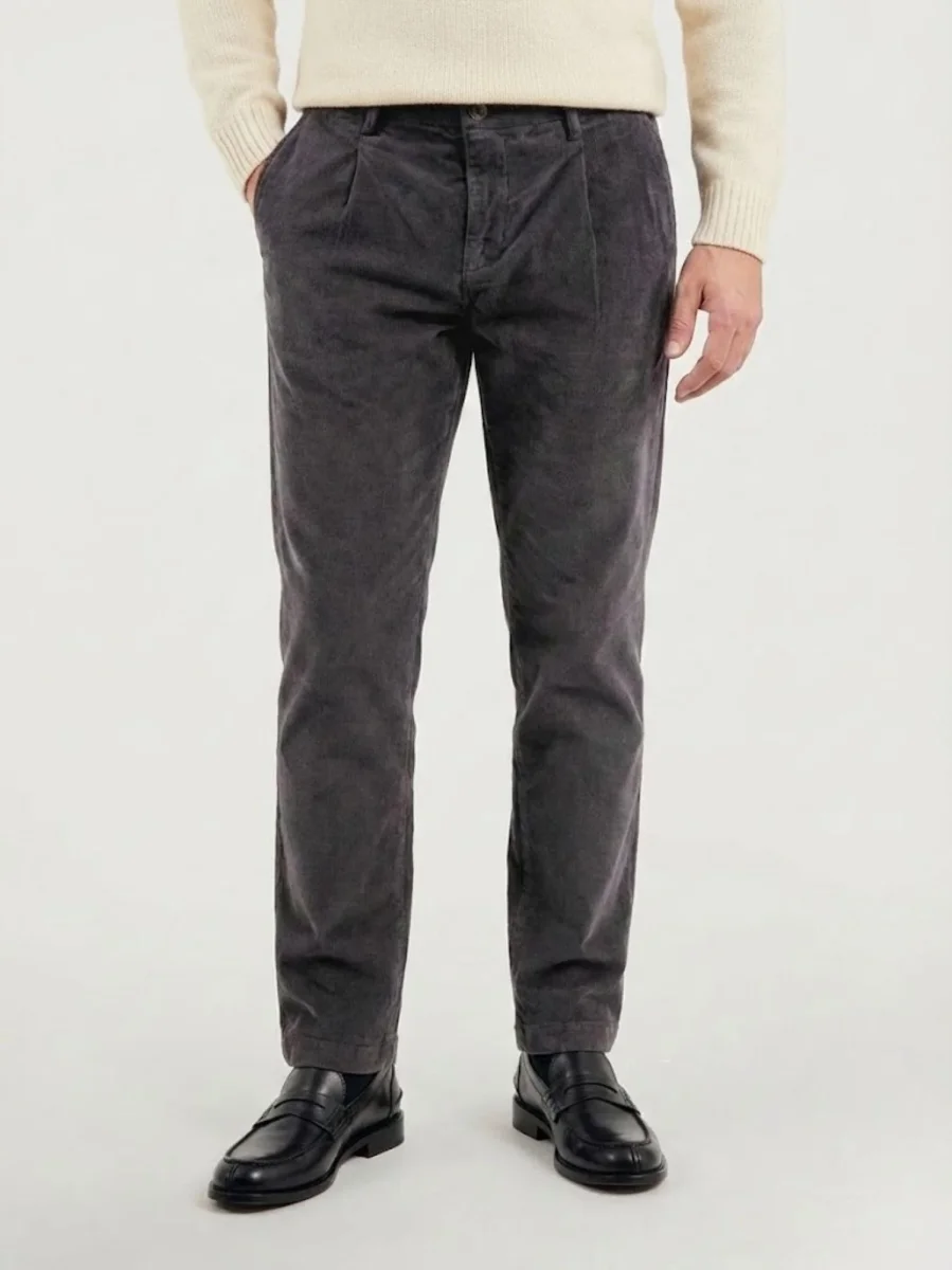 PANTALONE CON PENCES IN VELLUTO GRIGIO CANNA DI FUCILE