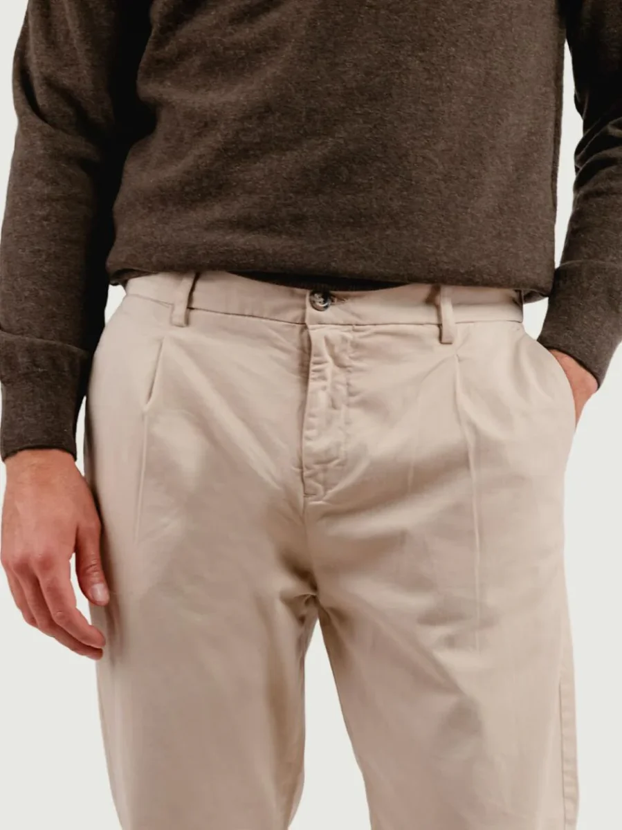 PANTALONE CON PENCES IN COTONE BEIGE - immagine 6
