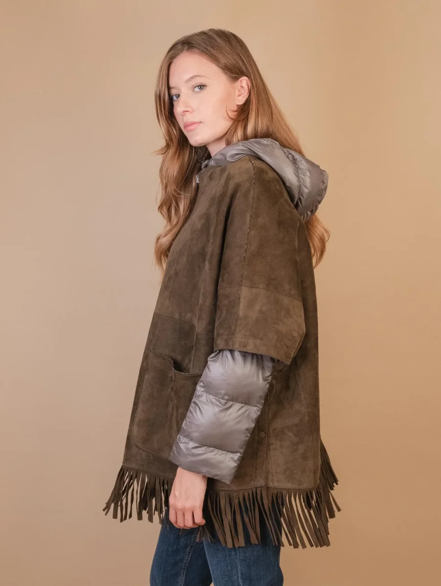 GIUBBOTTO STRUTTURATO IN CAMOSCIO CON PIUMINO IN ECO-PIUMA FANGO - immagine 4