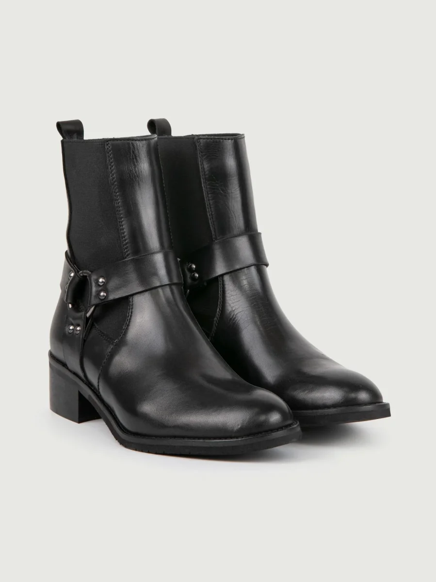 STIVALETTO NERO CON STAFFA - immagine 3