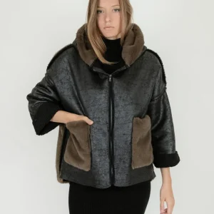 ECO MONTONE NERO CON CAPPUCCIO