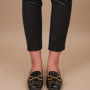 mocassino in vernice nera con morsetto