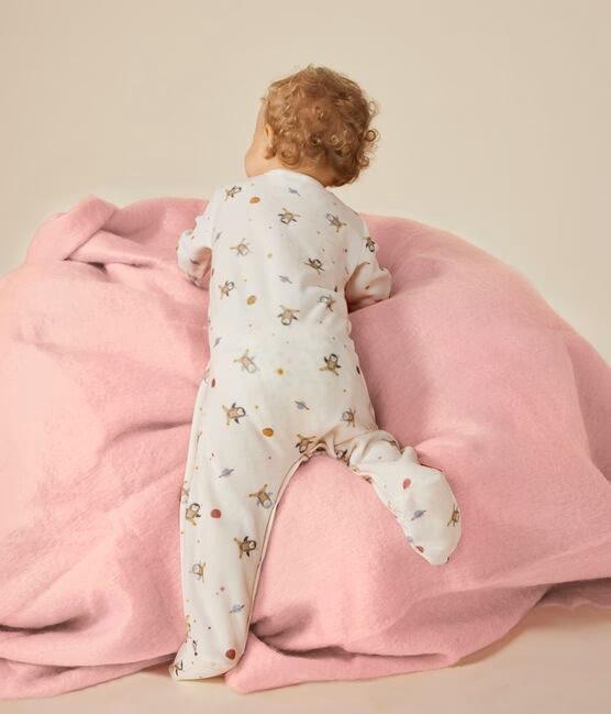 Pigiama bianco in velluto con stampa raffigurante un piccolo pinguino nello spazio - immagine 4