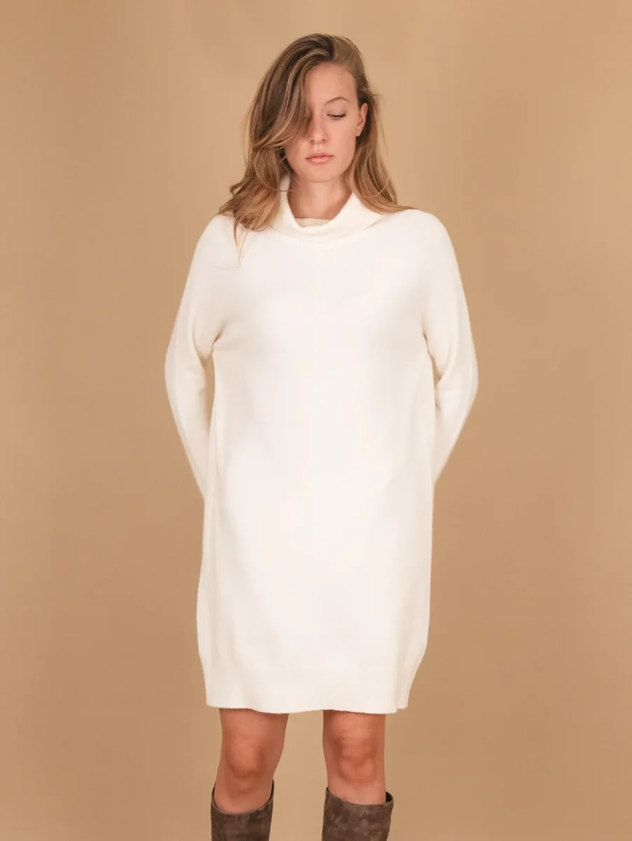 MAGLIA ABITO CON COLLO ALTO PANNA