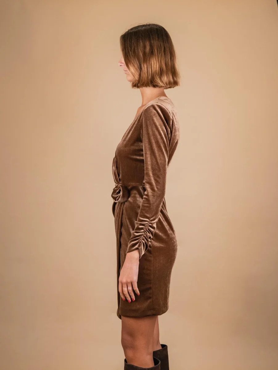 ABITO CON APPLICAZIONE FLOREALE IN VELLUTO BRONZO - immagine 3