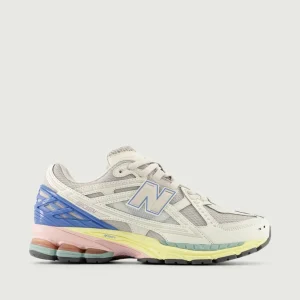 SNEAKER NEW BALANCE 1906 ANGORA CON BLU LAGUNA E ROSA