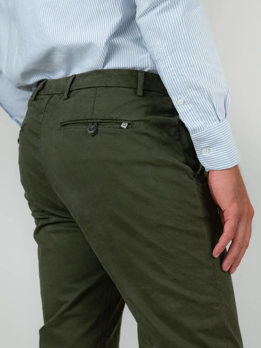 PANTALONE VERDE CON TASCHE A FILO - immagine 5