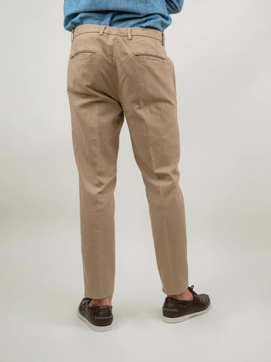 PANTALONE chinos in cotone color beige - immagine 4