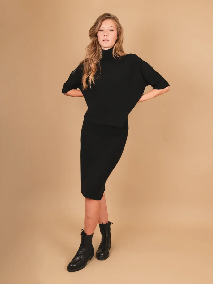 LUPETTO IN MAGLIA OVER CON MAINICA TRE QUARTI NERO - immagine 7