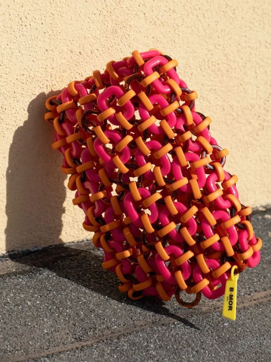 CLUTCH IN RESINA MULTICOLOR FUCSIA "SHELL" - immagine 7