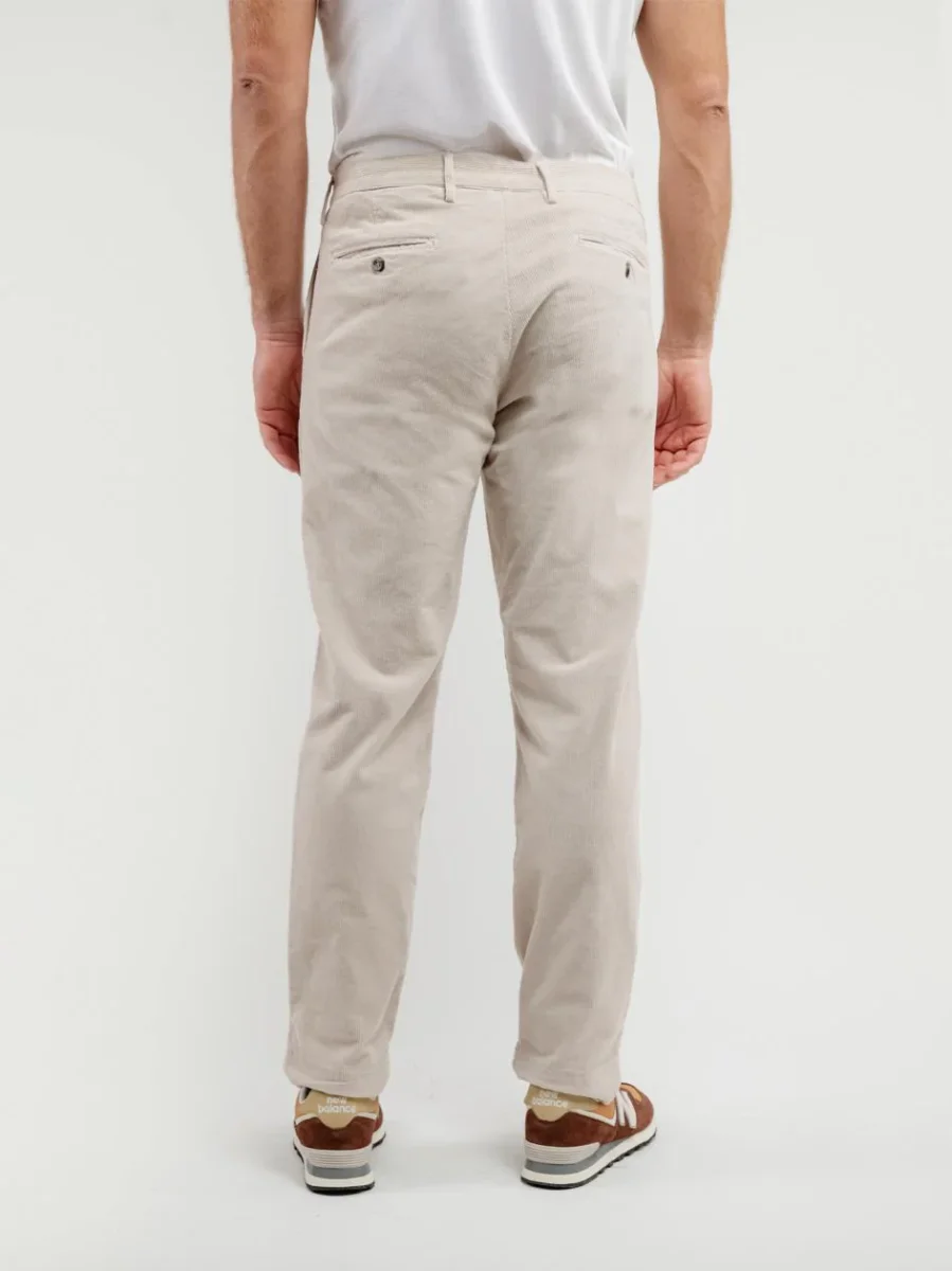 PANTALONE CON PENCES IN VELLUTO BURRO - immagine 5