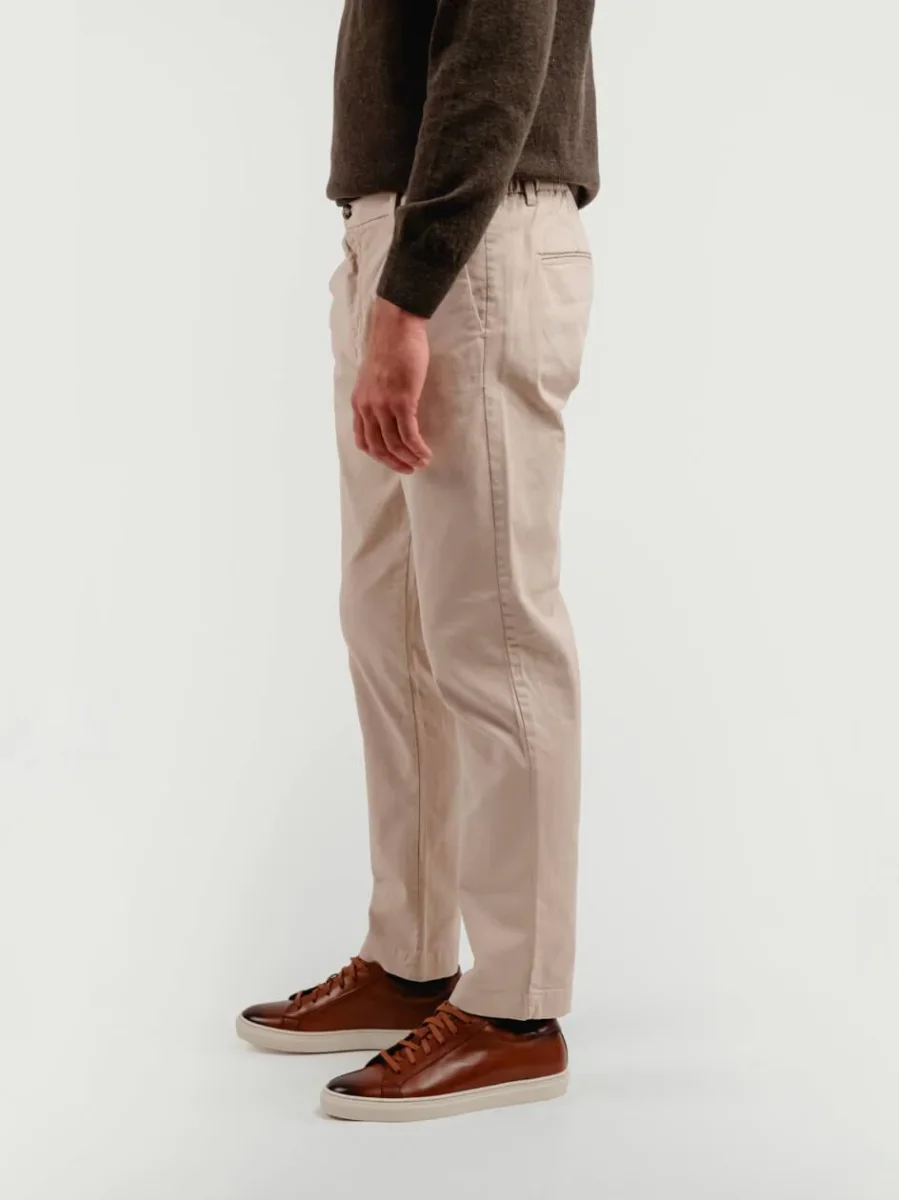 PANTALONE CON PENCES IN COTONE BEIGE - immagine 4